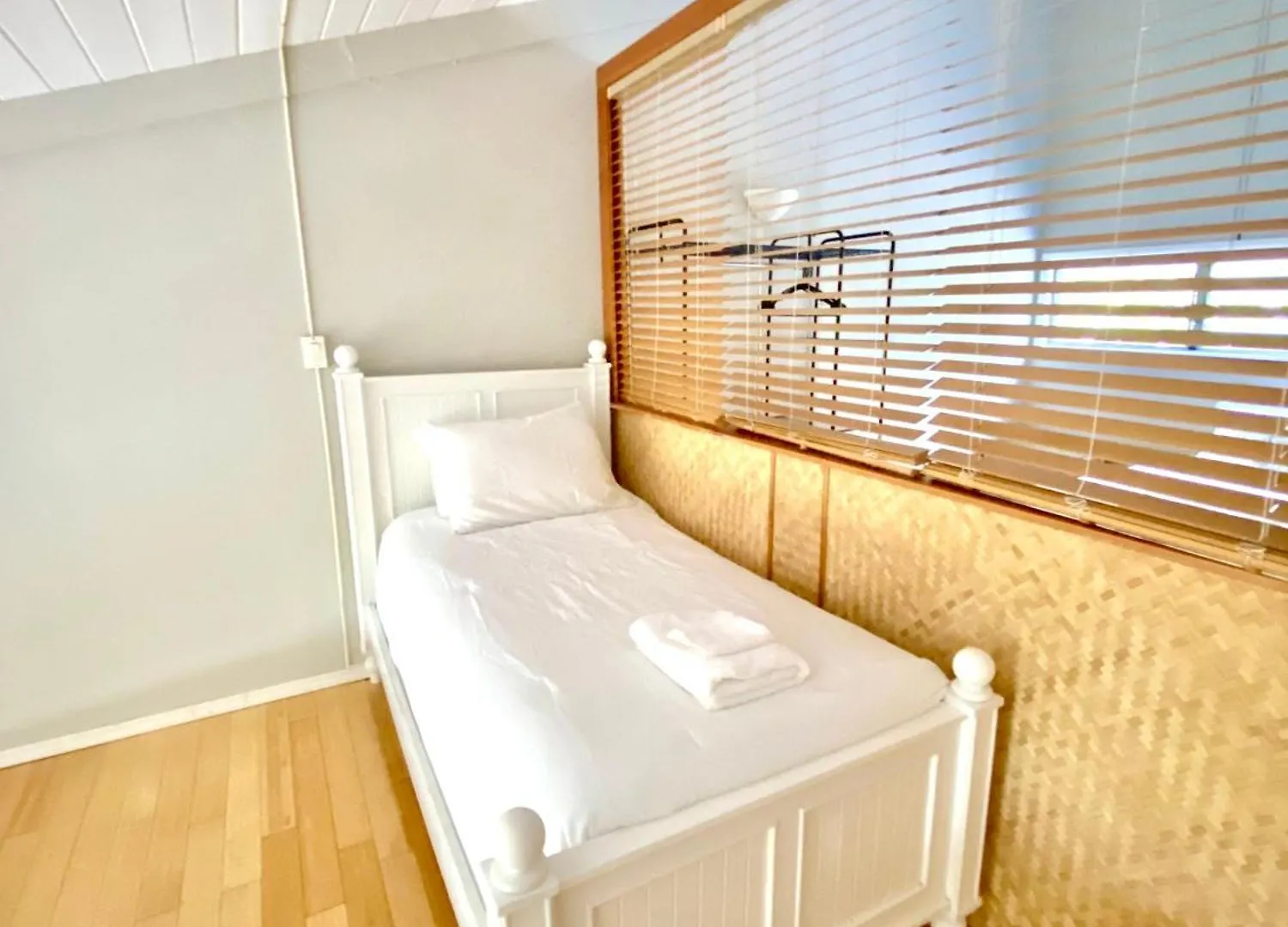 Oceanview Condo With Loft & Ac Kaaawa